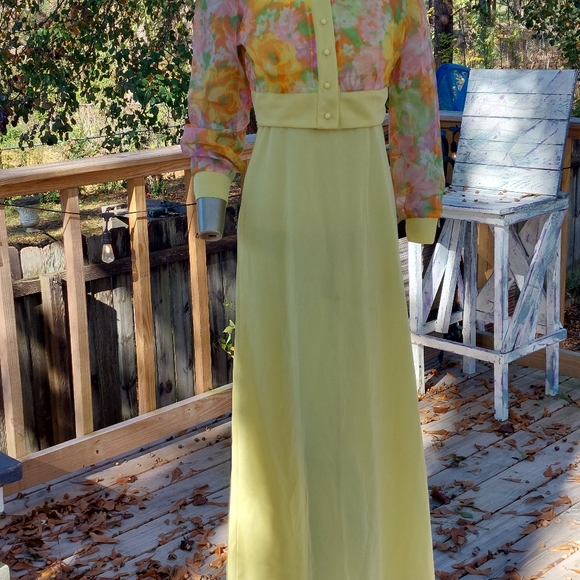 70s Handmade Maxi Dress Yellow Keyhole Back Floral Sheer Collared Top Size 3 - Picture 3 of 12